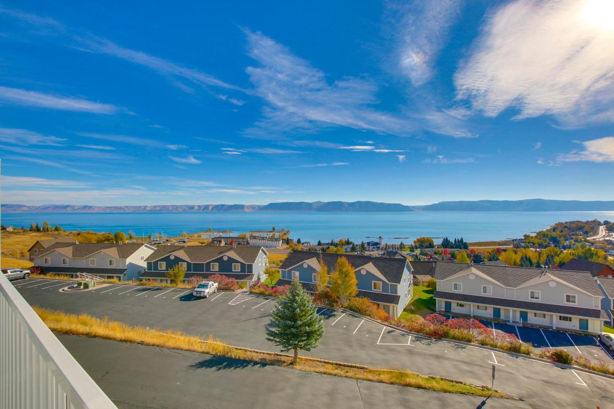 Spacious Garden City Townhome With Lake Views! Kültér fotó