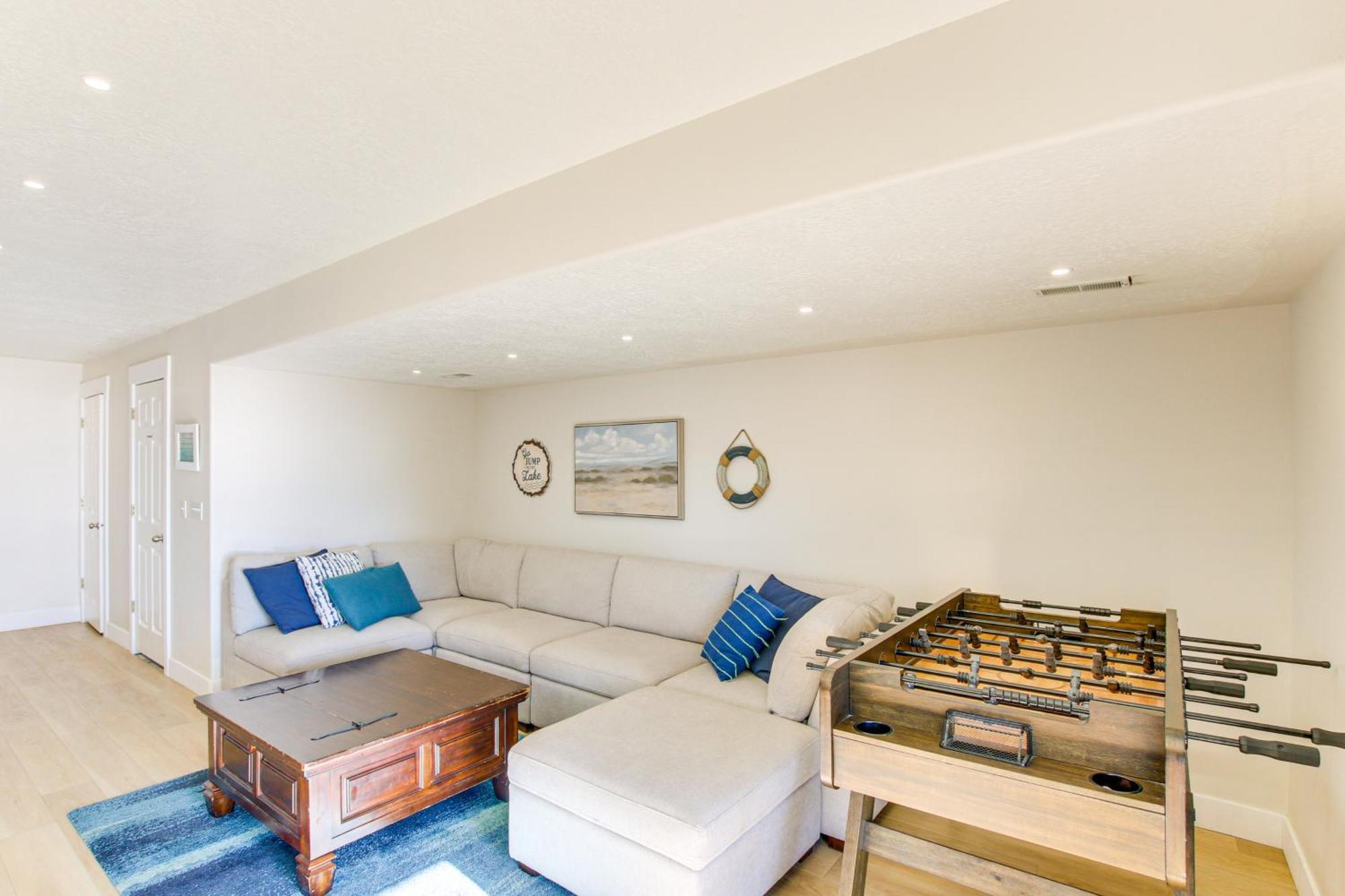 Spacious Garden City Townhome With Lake Views! Kültér fotó