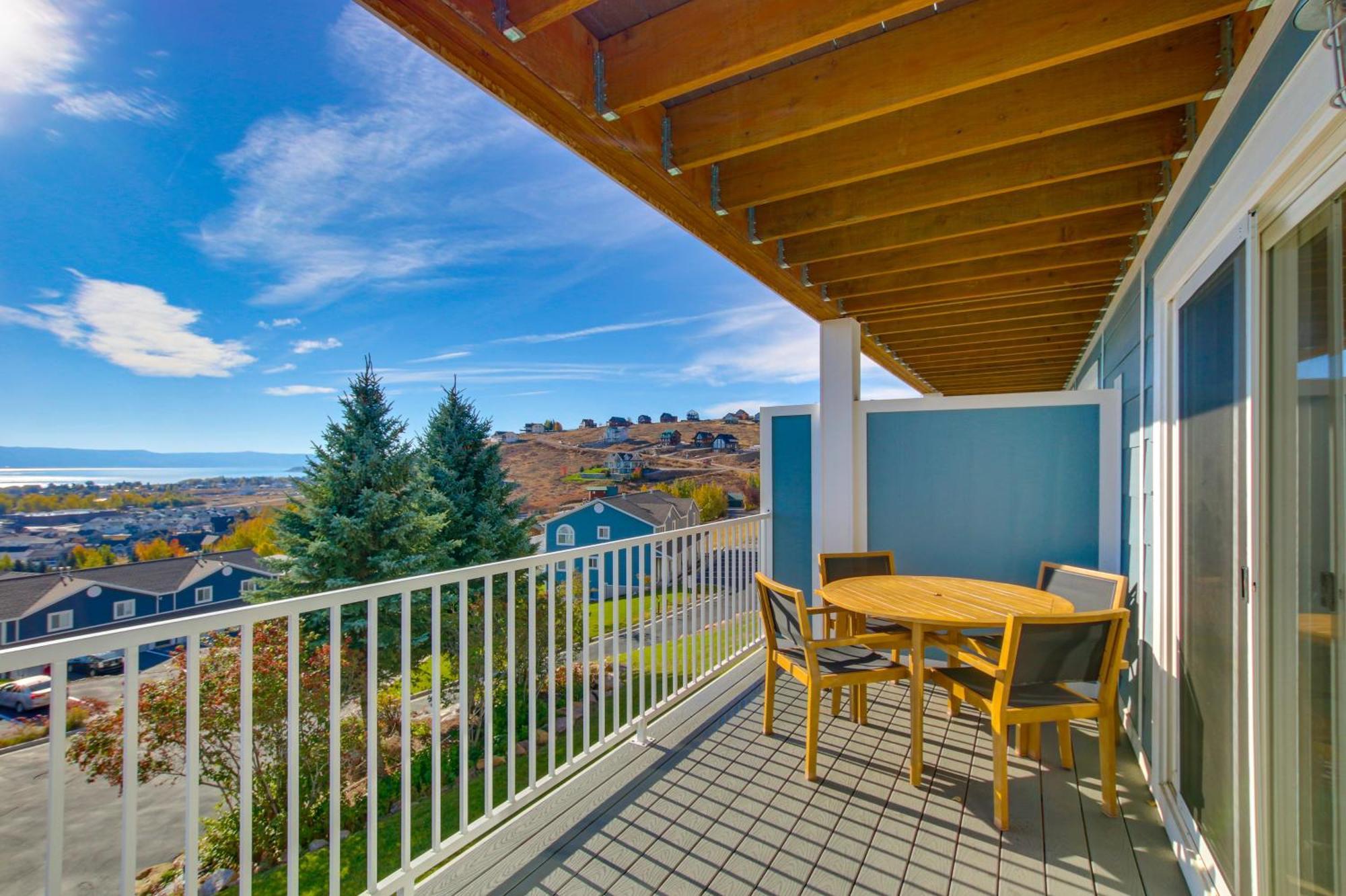 Spacious Garden City Townhome With Lake Views! Kültér fotó