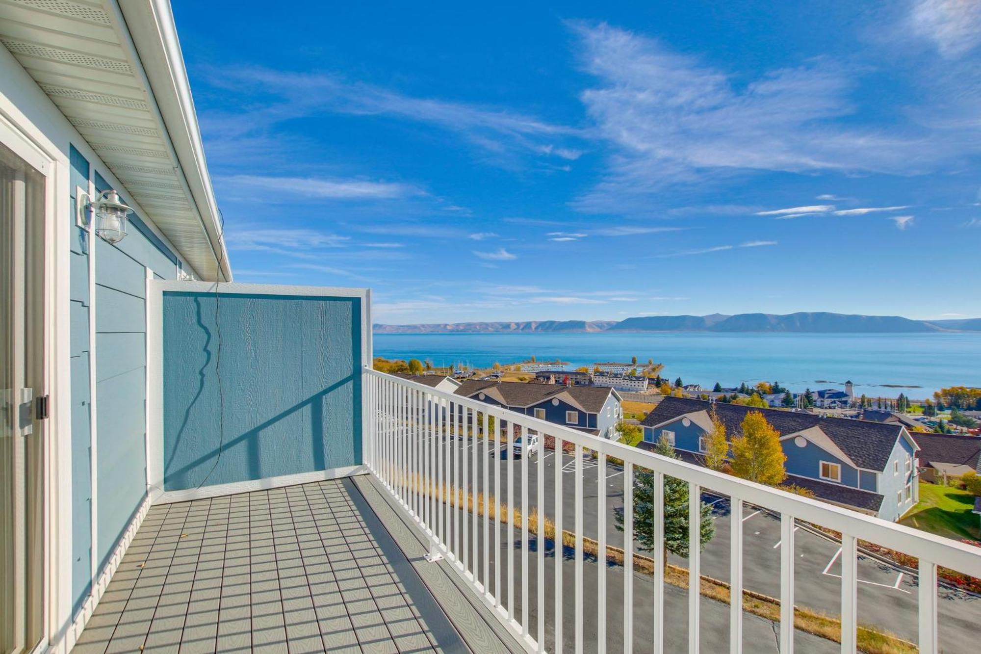 Spacious Garden City Townhome With Lake Views! Kültér fotó