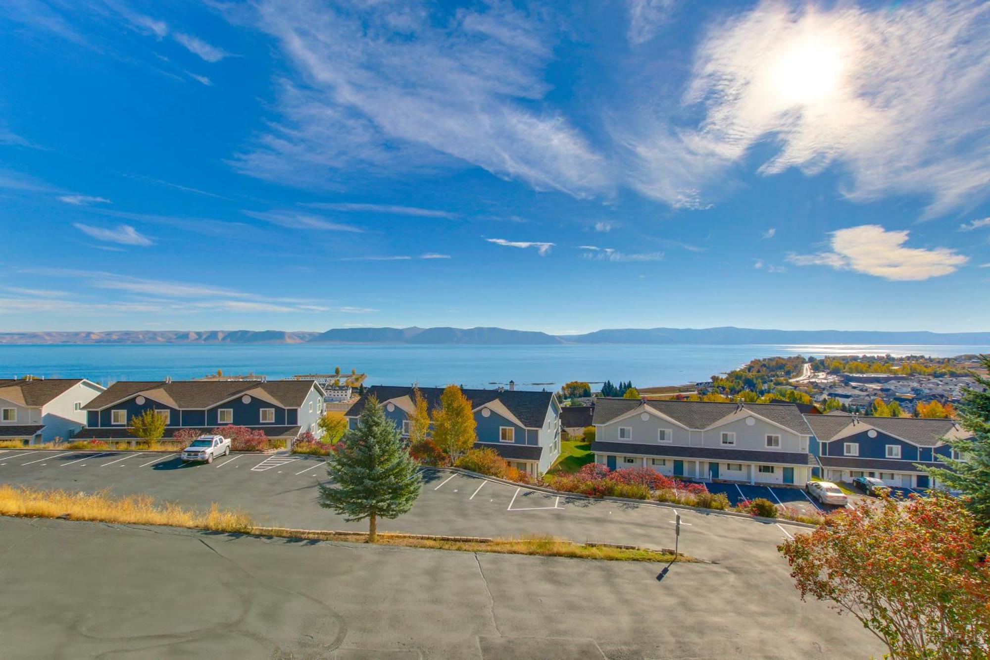 Spacious Garden City Townhome With Lake Views! Kültér fotó
